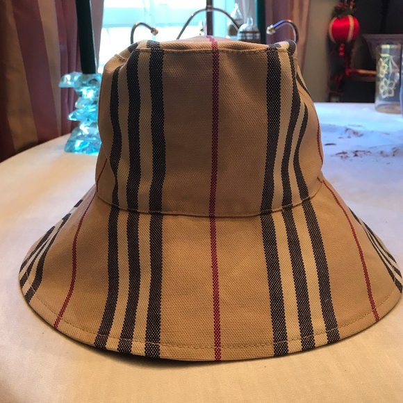 Burberry London Hat - Picture 1 of 4